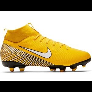 SOLD 💵 Nike Mercurial Superfly Soccer Cleats